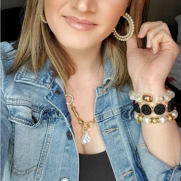 NEW Pearl Hoop Earrings - Picture 7 of 8